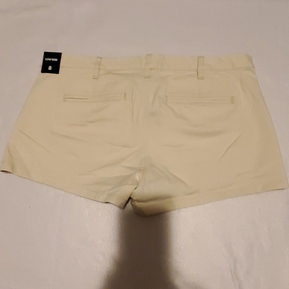 NWT Express Cream Low Rise Shorts Womans Size 8 - Picture 2 of 4